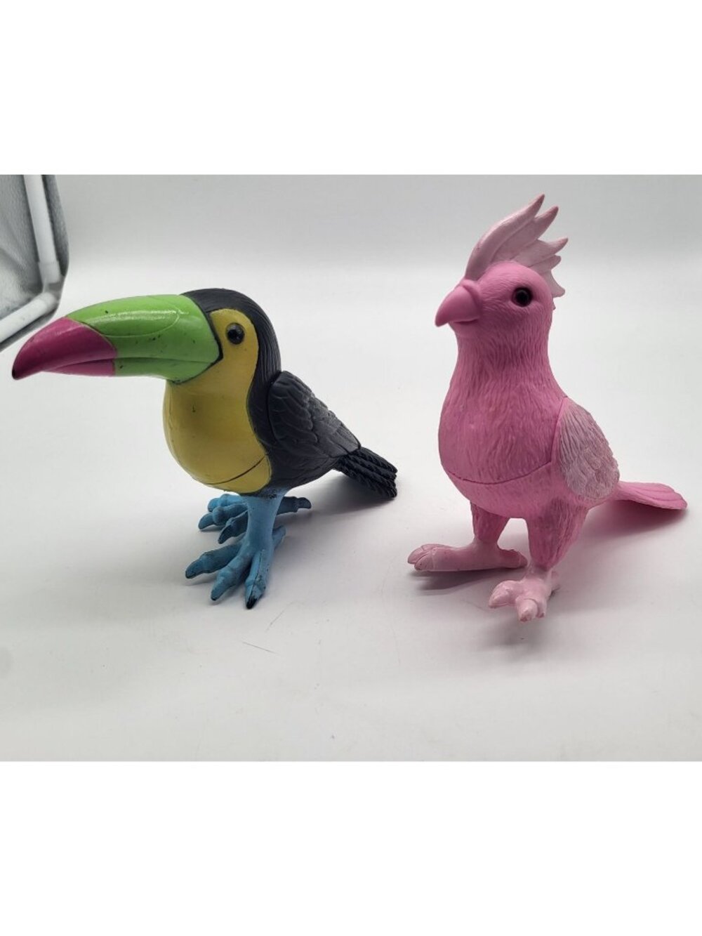 Ankyo Set of 2 Wildlife Birds Pink Cockatoo/Parakeet & Toucan Figures Toys